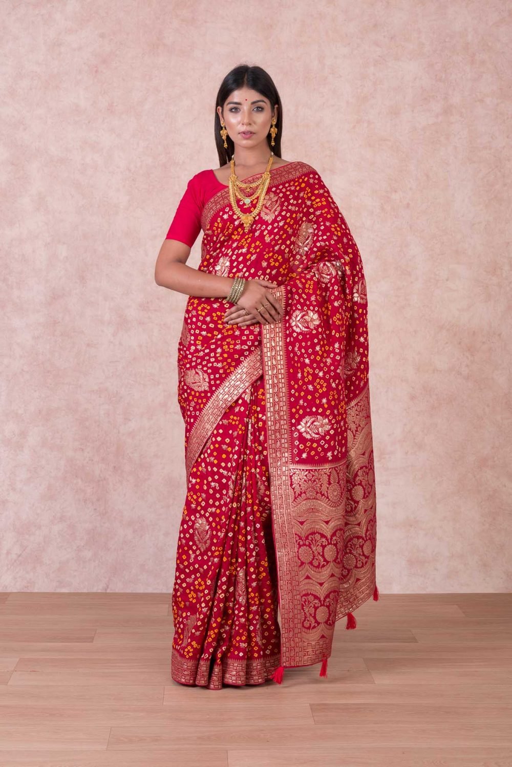 Reception bride.Red saree with... - Darpi's Designer Studio | Facebook